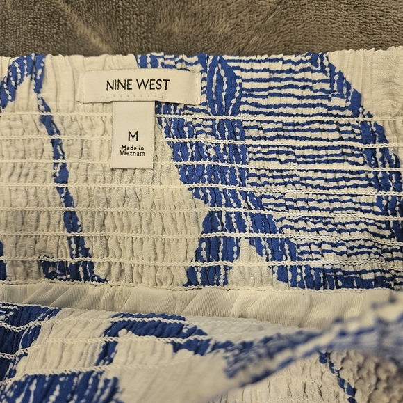 NWT Nine West floral blue & white midi smocked skirt - Picture 4 of 5